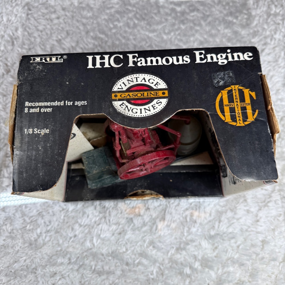Ertl IHC Famous Engine 1/8 Scale Die Cast Metal Vintage Gasoline Replica 615 - Picture 3 of 10